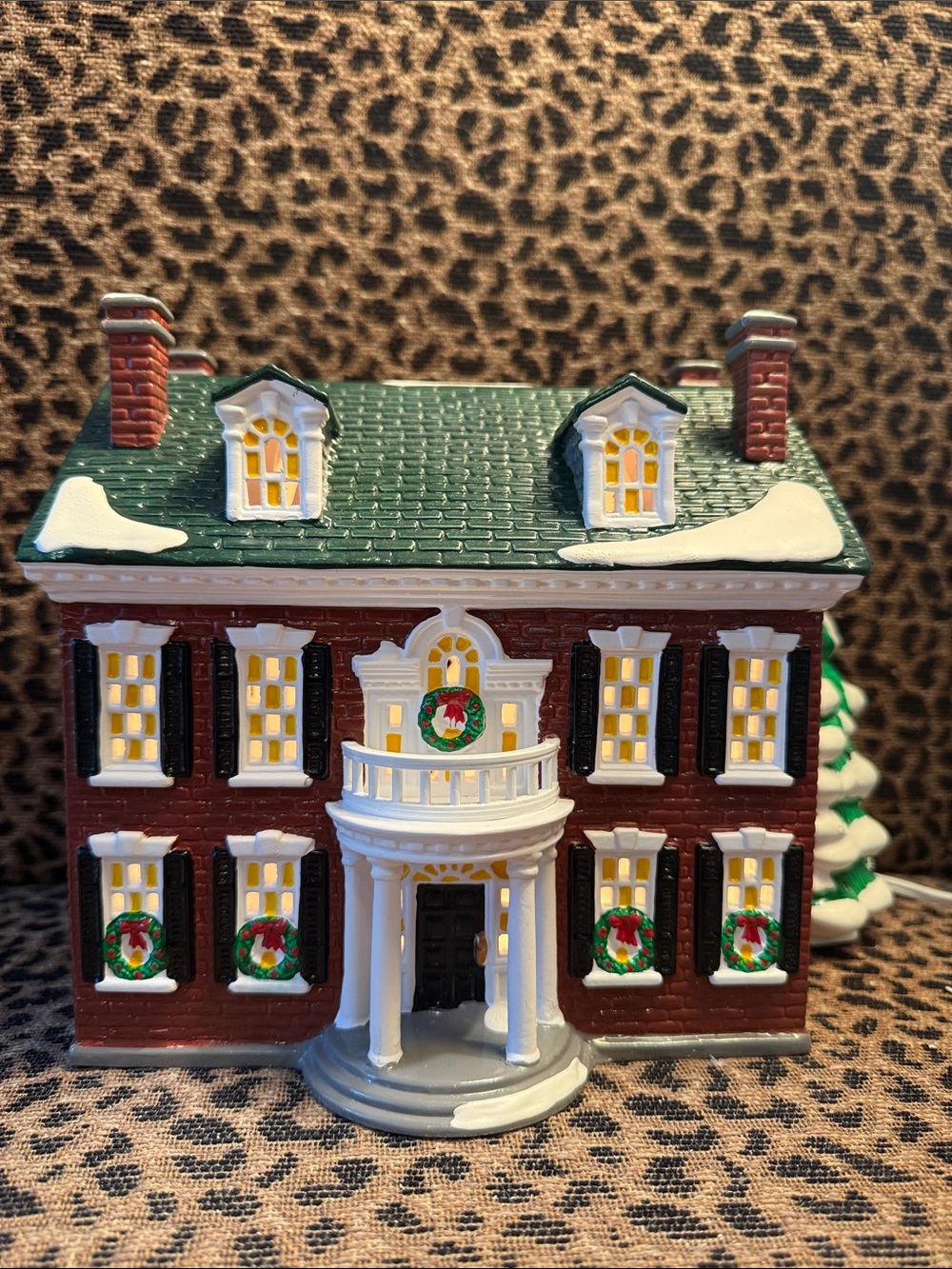 (Retired) Department 56 The Original Snow Village. “Federal House”.